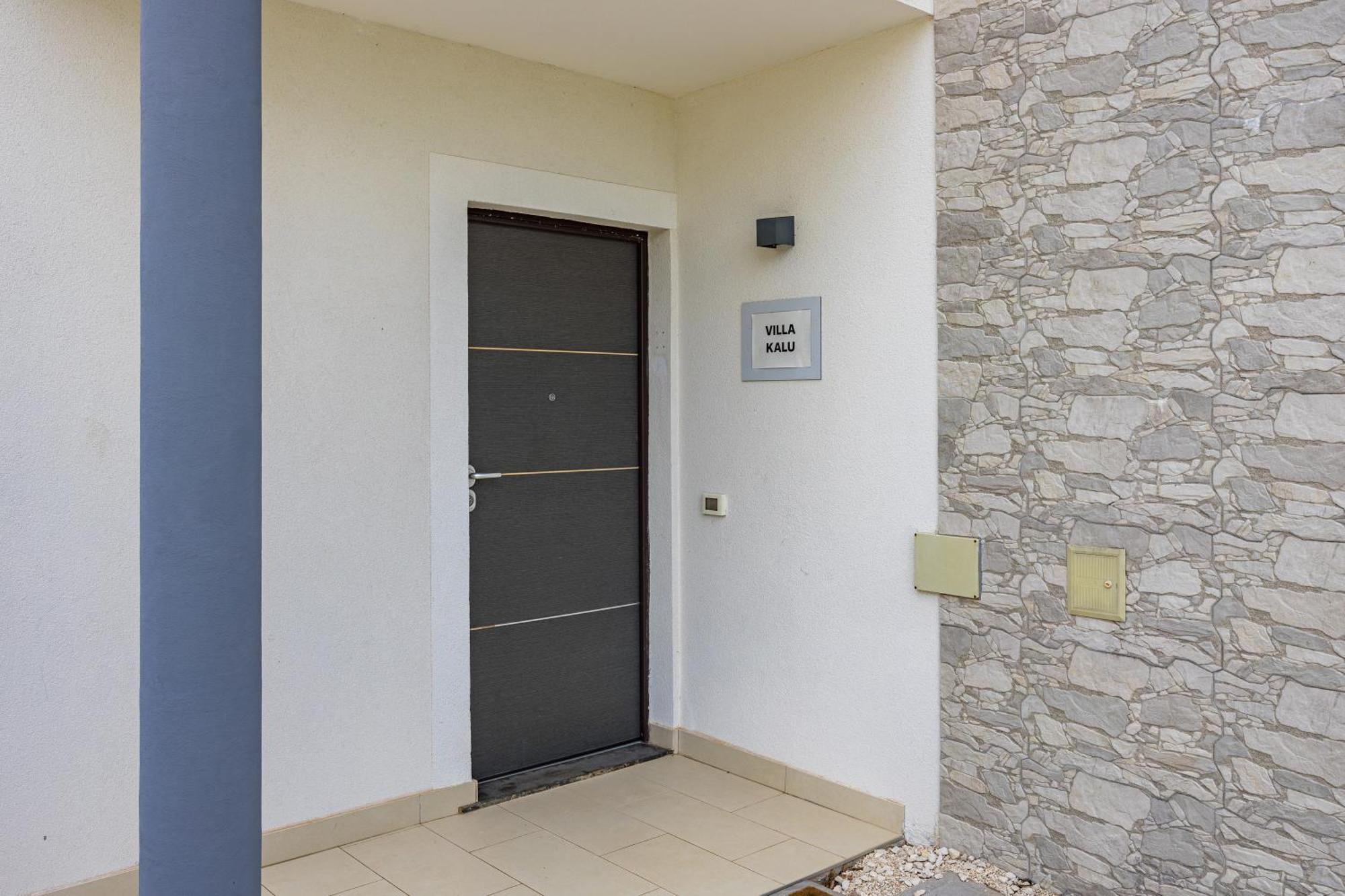 Villa Kalu 1 Krnica Exterior foto